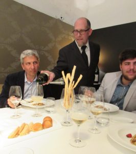 Fons Vinum ospiti Alle Scuderie del Castello di Govone serata Champagne